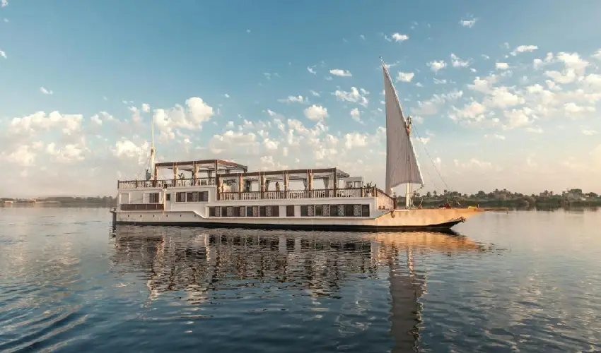 Dahabeya Zahra : Crociera sul Nilo privata