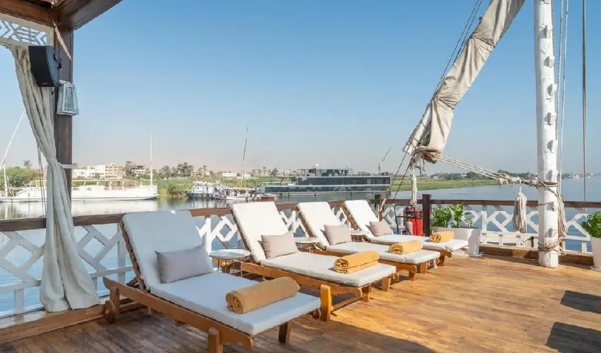 Dahabeya Zahra : Crociera sul Nilo privata