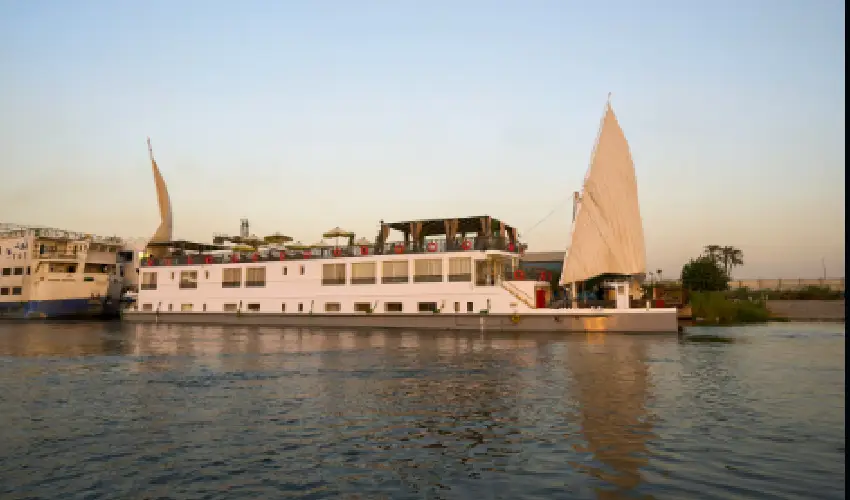 Dahabeya Nile Majestic