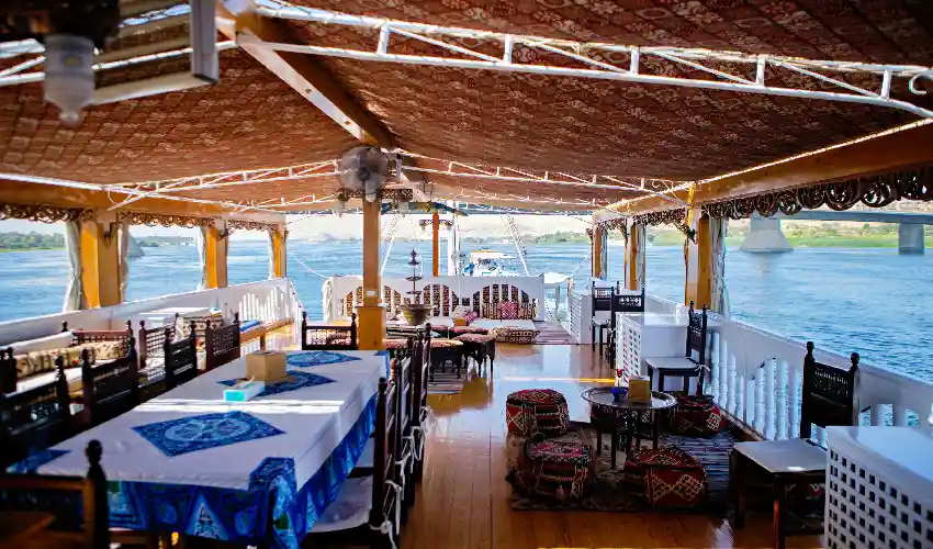 Vacaciones en el Nilo en Crucero Dahabeya Amoura