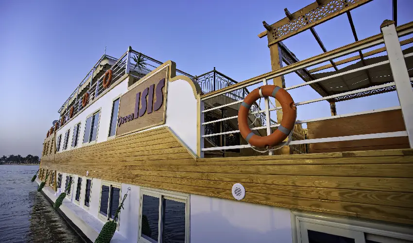Crucero por el Nilo de Luxor a Asuán en Dahabeya Queen Isis