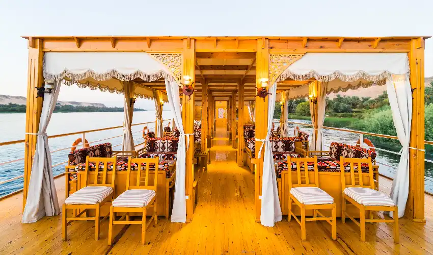 Crucero Dahabeya Anat: Lujo y Tradición en el Corazón del Antiguo Egipto