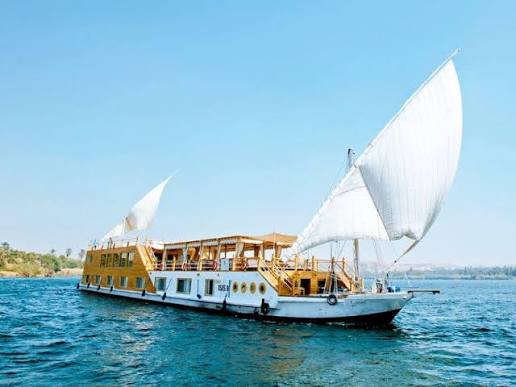 Crucero por el Nilo de Luxor a Asuán en Dahabeya Queen Isis
