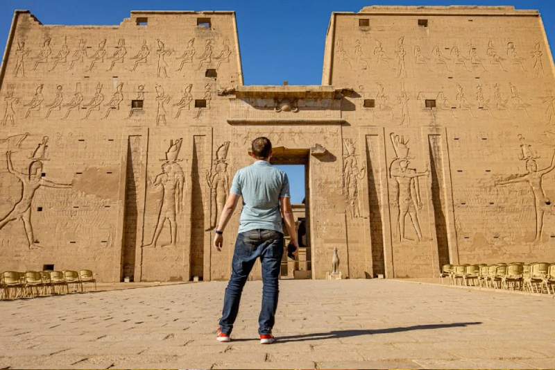 Tempio di Edfu: Guida al Maestoso Tempio di Horus in Egitto Tempio di Edfu: Guida al Maestoso Tempio di Horus in Egitto