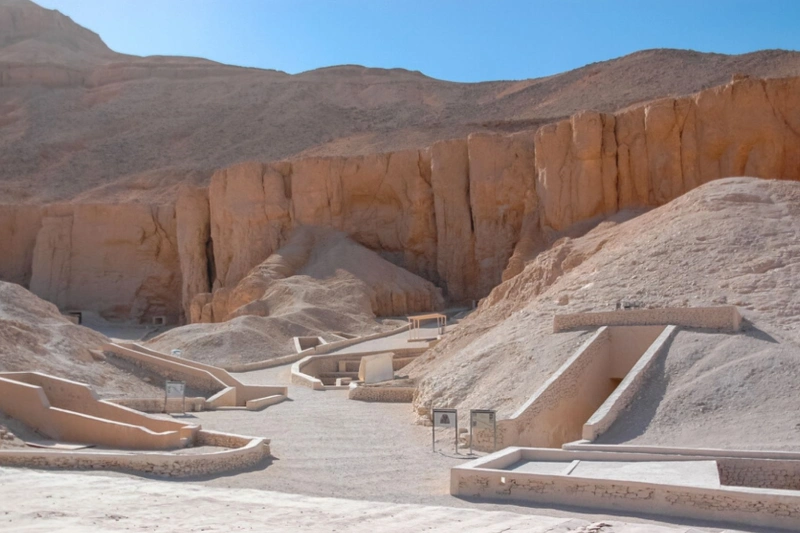 Valle dei Re: guida completa alle tombe dei faraoni in Egitto