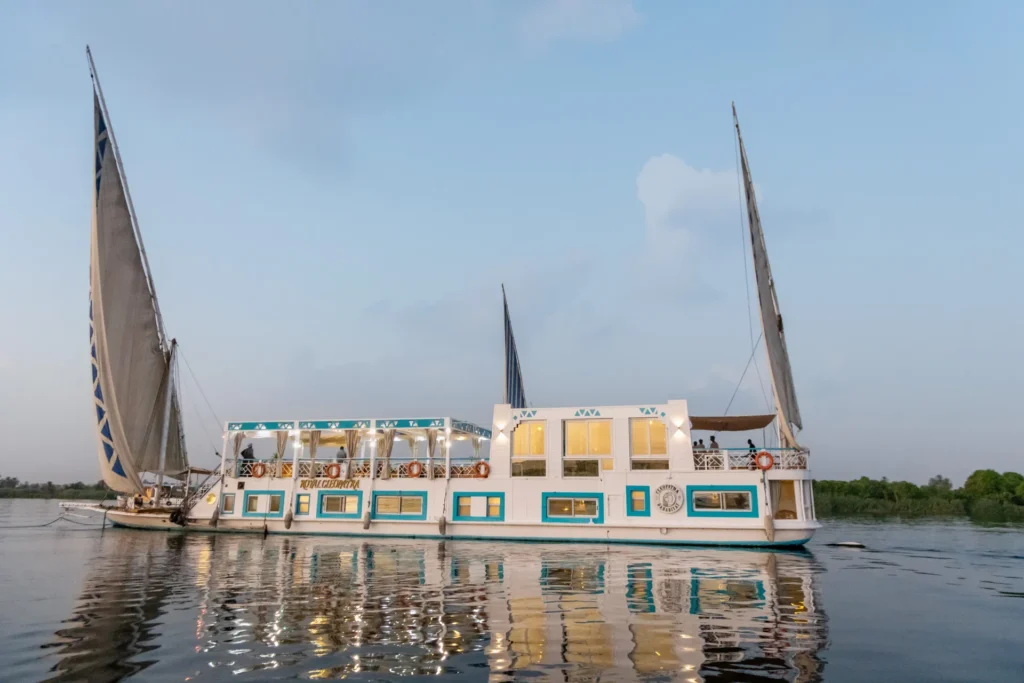 Tradizionale Barca a Vela di Lusso: Dahabeya Royal Cleopatra