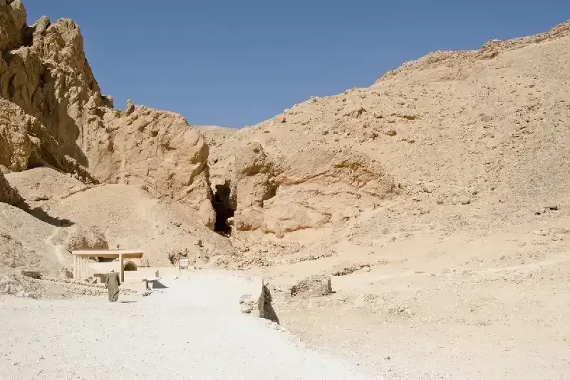 Valle delle Regine: Guida Completa a Tombe, Nefertari, Biglietti e Orari Valle delle Regine: Guida Completa a Tombe, Nefertari, Biglietti e Orari