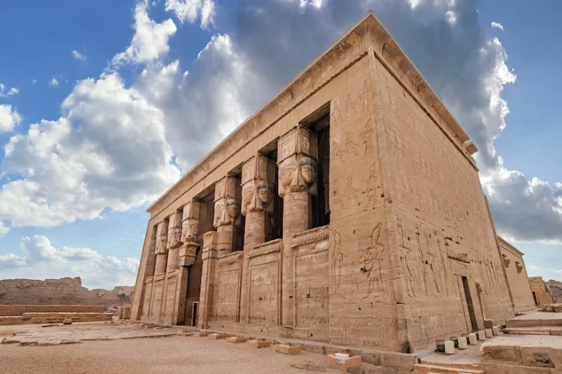 Tempio di Dendera: Alla Scoperta del Magnifico Tempio di Hathor in Egitto