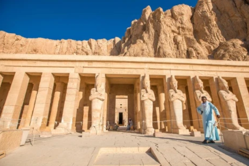 Tempio di Hatshepsut: la Guida Completa al Capolavoro di Deir el-Bahari Tempio di Hatshepsut: la Guida Completa al Capolavoro di Deir el-Bahari