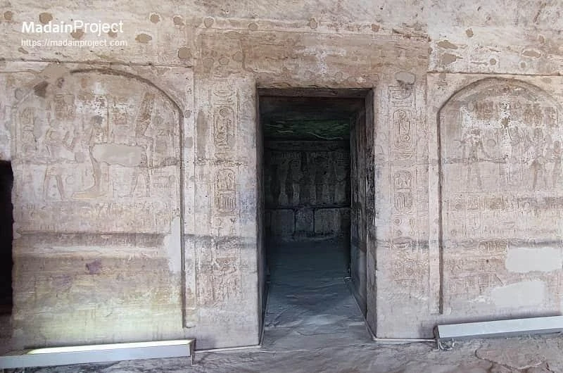 Gebel El Silsila: Guida Completa alle Cave, Templi e Tesori sul Nilo Gebel El Silsila: Guida Completa alle Cave, Templi e Tesori sul Nilo