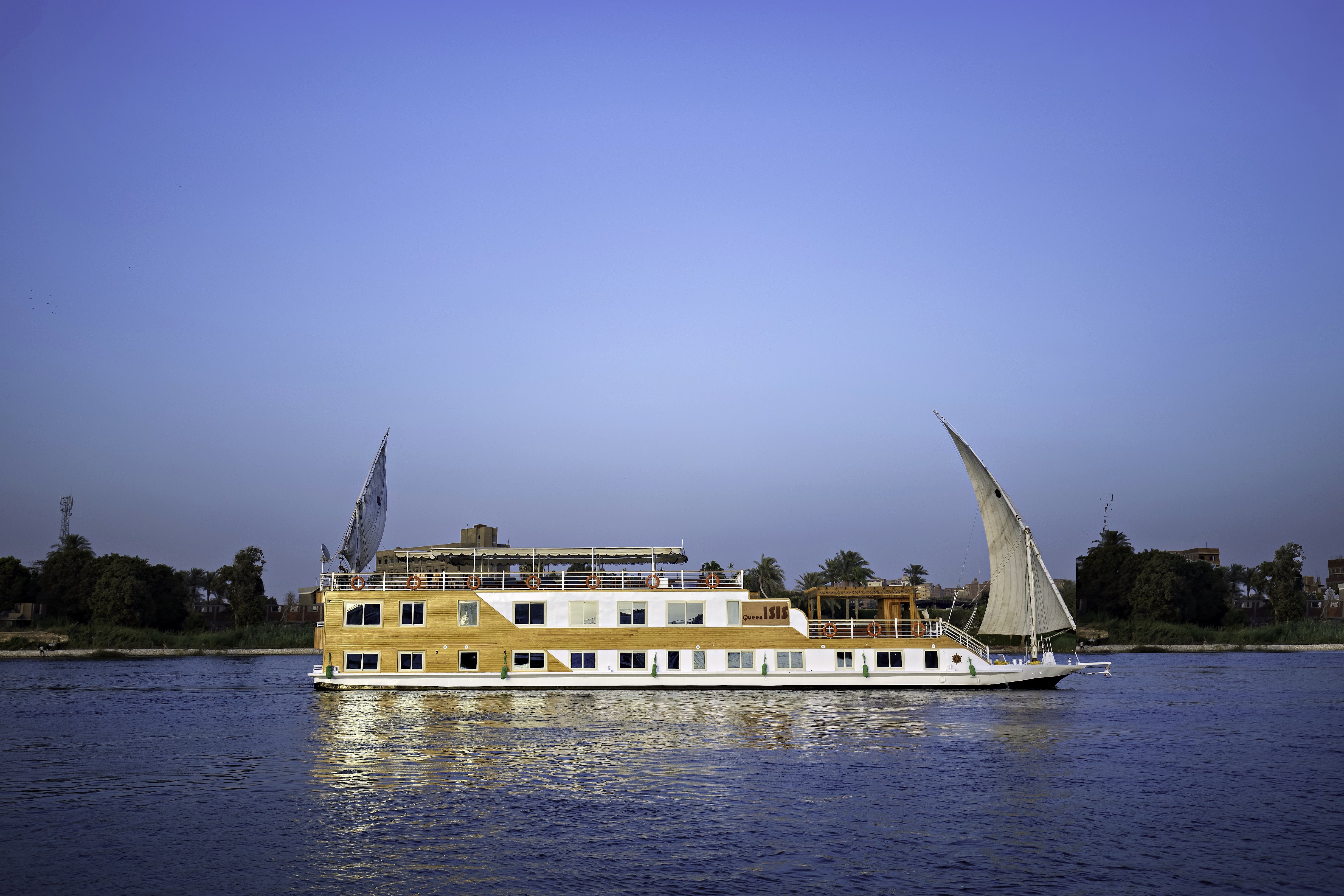 Dahabeya Queen Isis